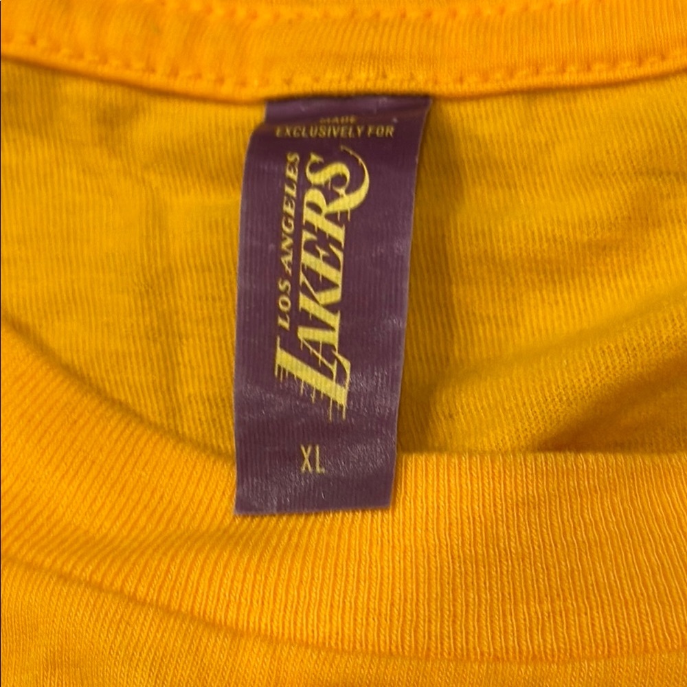 Lakers authentic Thank You First Responders yellow T-Shirt - Picture 3 of 4